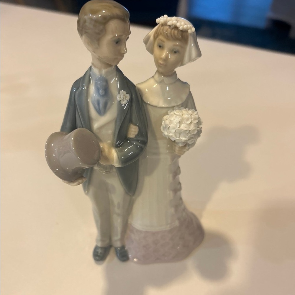 Lladro Wedding Couple Authentic Porcelain Figurine 4808